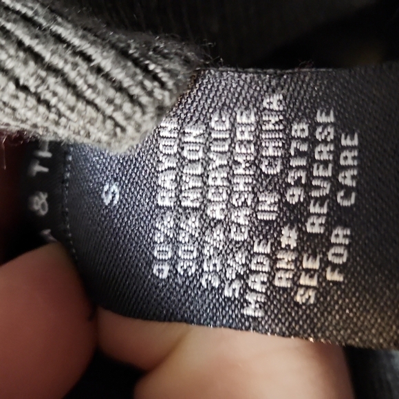 Chelsea and Theodore turtle neck tunic sz. Small - Picture 3 of 3